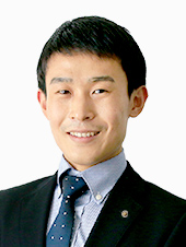 安田　一歩